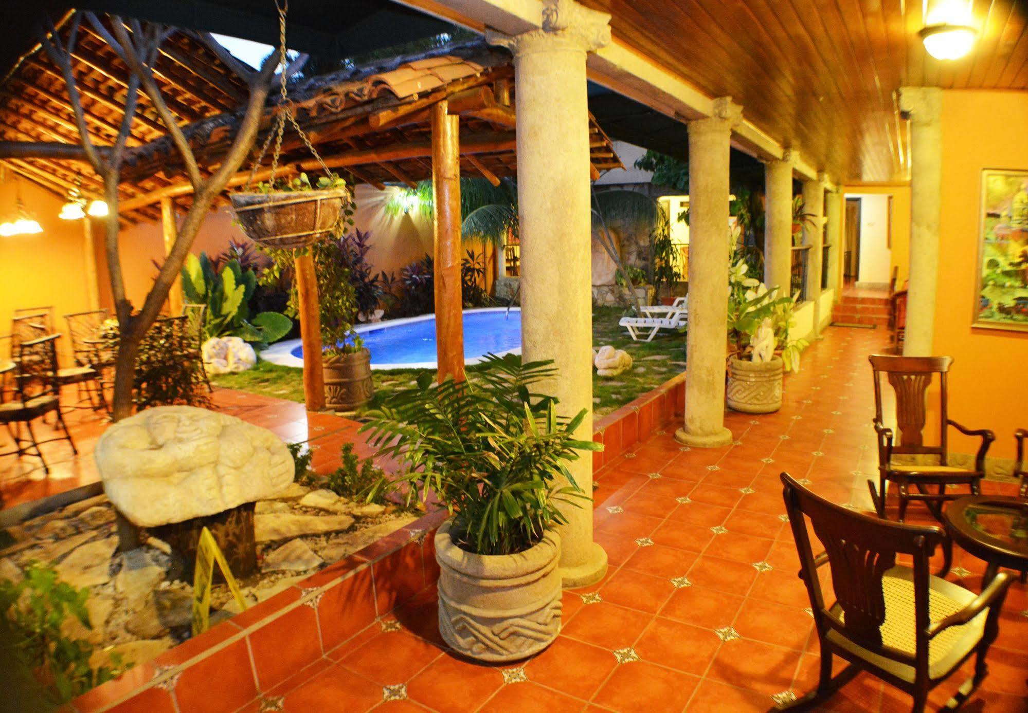 Hotel Colonnade Nicaragua Манагуа Екстер'єр фото